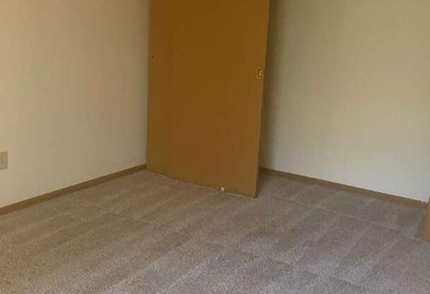 1 bed, 1 bath, 750 sqft, $1,350, Unit 8125-8125H