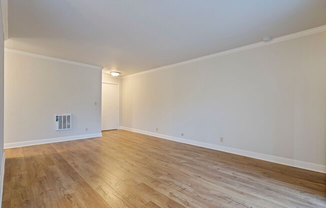 2 beds, 1 bath, 864 sqft, $2,695, Unit 302