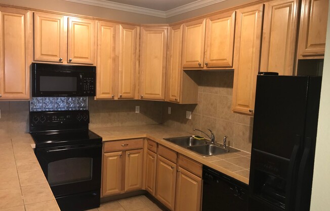 3 beds, 2 baths, $1,650, Unit # 1102