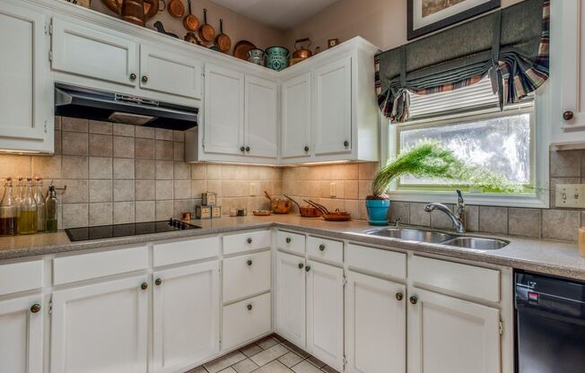 3141 Bourbon Street Cir