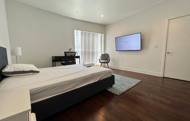 4 beds, 3 baths, 1,400 sqft, $1,650, Unit 201 - Grand Master Room - 4