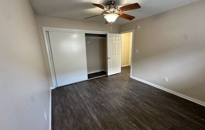 2 beds, 1 bath, 900 sqft, $2,595, Unit 0087