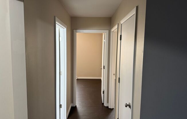 3 beds, 1 bath, $1,105, Unit 1620 #17