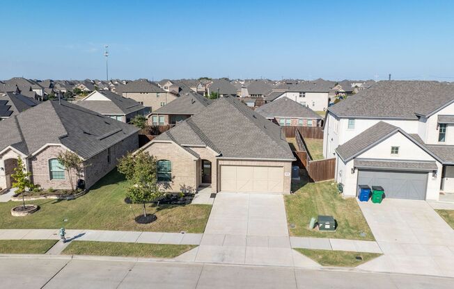 Highly sought after Prosper ISD! Recent 2020 Built! Gently used, Spacious 4 bedrooms, 2 full bathroom, single family house in desirable Sutton Fields community, available for rent immediately.