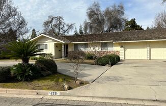 Charming North West Visalia home in Green Acres