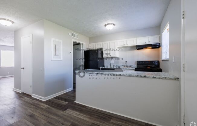 1 bed, 1 bath, 745 sqft, $710