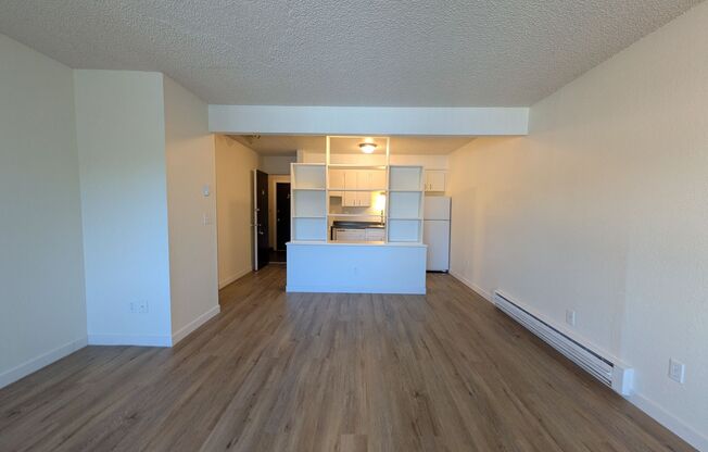 1 bed, 1 bath, 700 sqft, $1,125, Unit #30