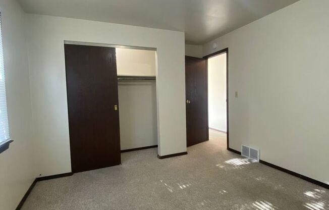 2 beds, 1 bath, 1,000 sqft, $1,500, Unit D