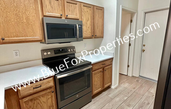 2472 W CHRIS OLIVER WAY