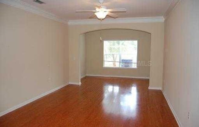 Spacious  and nice 2nd floor 2bed/1bath unit in the sought after Grand Key in South Tampa!