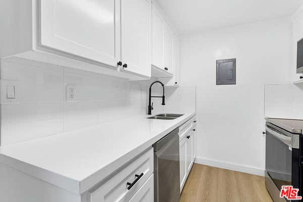 2 beds, 2 baths, 1,200 sqft, $3,995, Unit 5