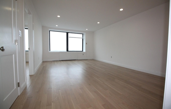 1 bed, 1 bath, 750 sqft, $3,900, Unit 39D