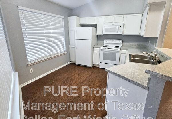 806 203 CASTLEGLEN DR