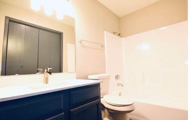 1 bed, 1 bath, $1,050, Unit 2012