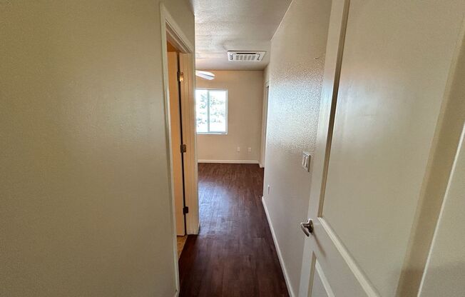 3 beds, 2.5 baths, 1,194 sqft, $1,595, Unit Unit 12