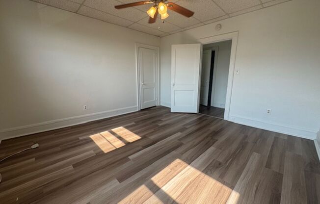 2 beds, 1 bath, 820 sqft, $1,429, Unit 7239 Penn Ave. #3B