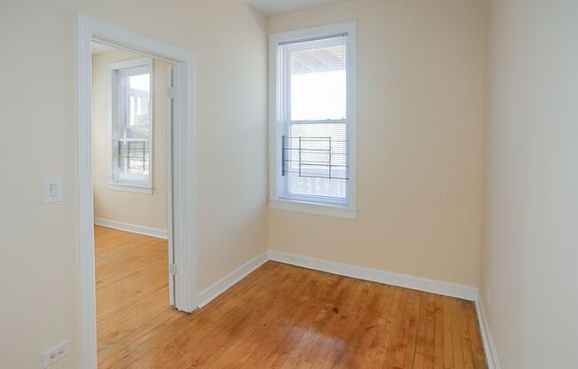 2 beds, 1 bath, 835 sqft, $1,995, Unit 2318-2R