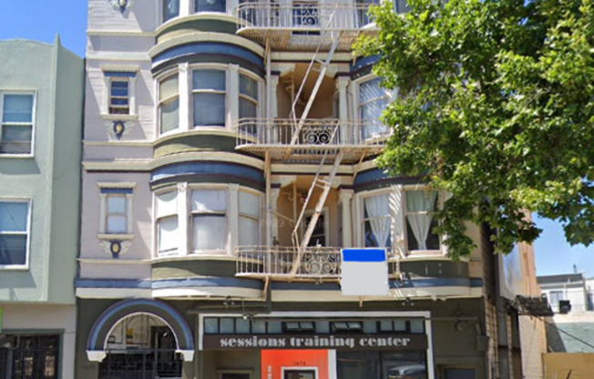LOWER HAIGHT: Private Room (SRO) Great Location!