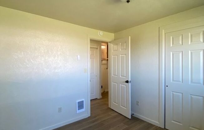 2 beds, 1 bath, 800 sqft, $1,195, Unit 65