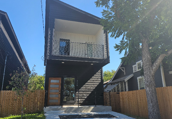 325 PORTER ST