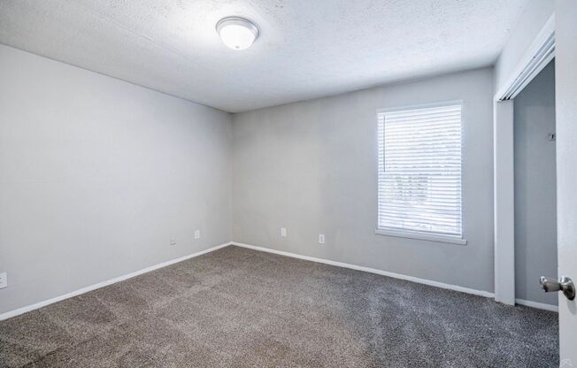 3 beds, 2 baths, 1,017 sqft, $1,395, Unit J129