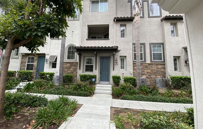 2bd/2.5ba Townhouse with A/C in San Elijo Area