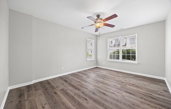 Chaming 4-bed, 2.5 bath townhome in The Timbers community of Charlotte!