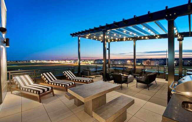 2 beds, 2 baths, 1,090 sqft, $1,690, Unit 322