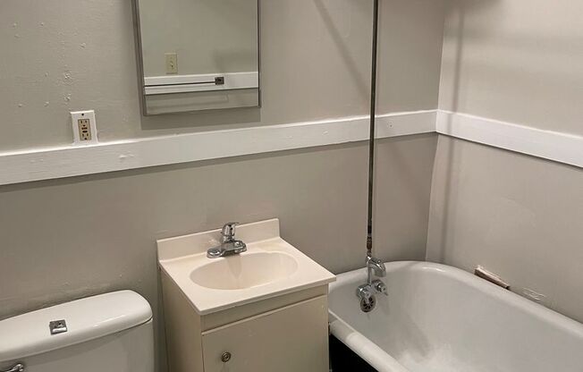 1 bed, 1 bath, $825, Unit 31