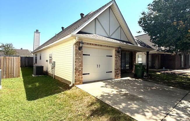 ** 4 Bed 2 Bath located in Park Lake ** Call 334-366-9198 to schedule a self tour