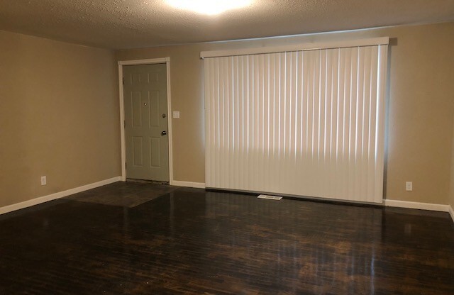 3 beds, 1 bath, $1,495