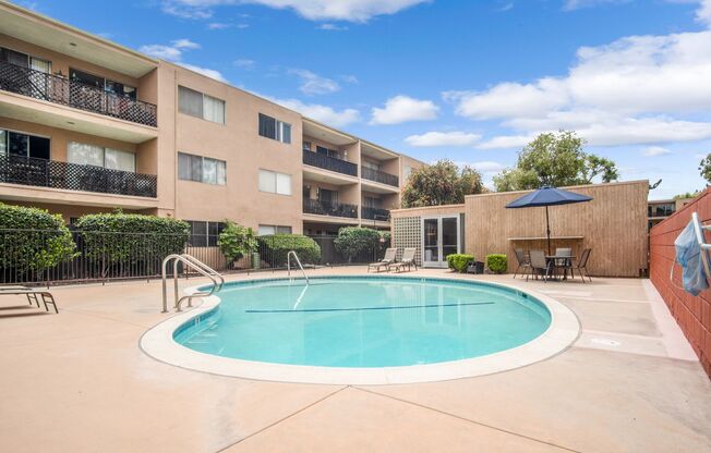 1 bed, 1 bath, $2,000, Unit 218