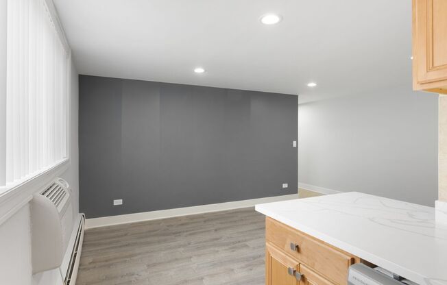 Studio, 1 bath, 320 sqft, $1,425, Unit 101