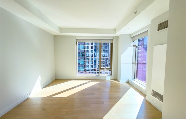 1 bed, 1 bath, 646 sqft, $5,000, Unit 919