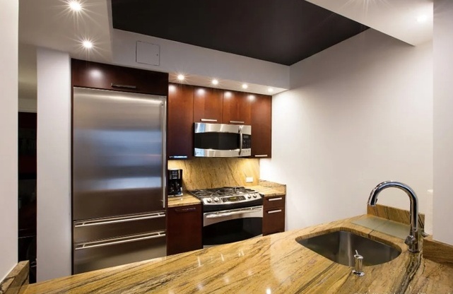 150 W 56 ST