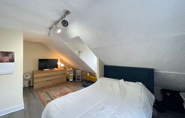3 beds, 2 baths, 1,400 sqft, $3,200, Unit 3F