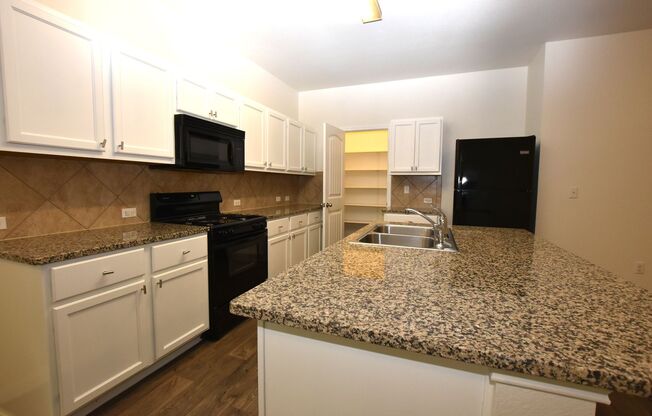 Charming 3-Bedroom Lease in the Heart of Kyle!