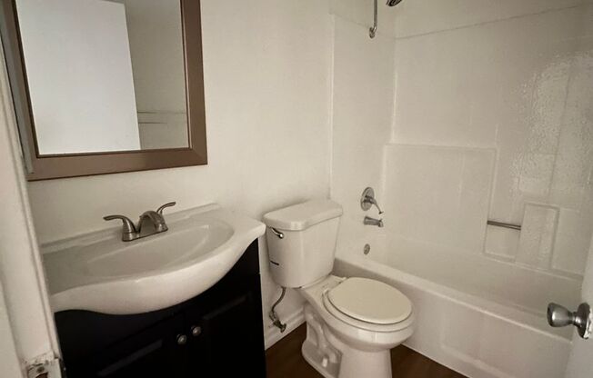 1 bed, 1 bath, 700 sqft, $2,100, Unit 111