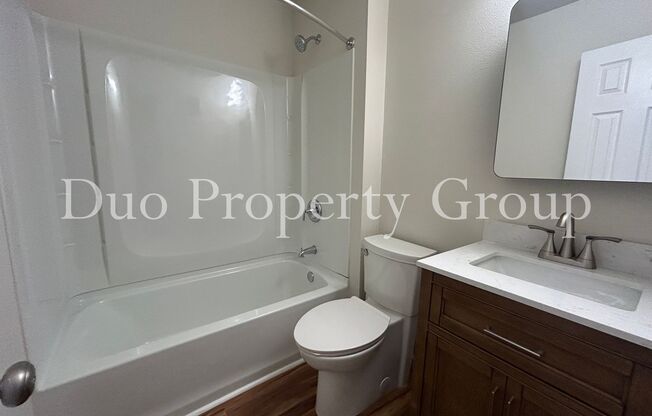 2 beds, 1 bath, $1,450, Unit 4