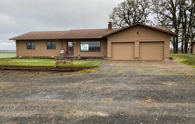 Your Countryside Retreat Awaits ~ 3 Bedroom / 2.5 Bath House Corvallis OR