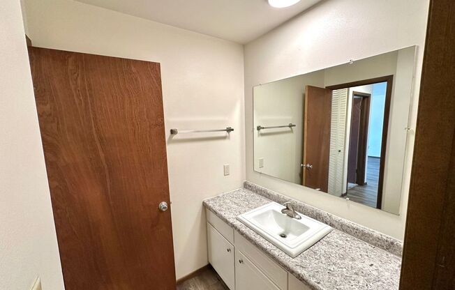 1 bed, 1 bath, $1,095, Unit 41