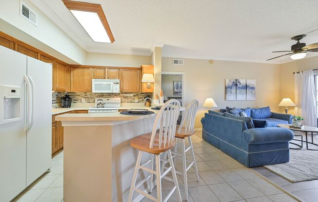 ** 2BED/2BATH - Furnished - Close to FMB - Short Term Avail. May 1 to December 31 **