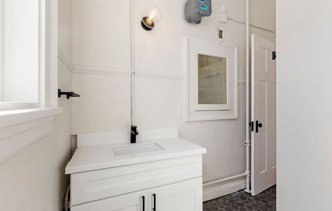 Studio, 1 bath, 477 sqft, $1,495, Unit 205