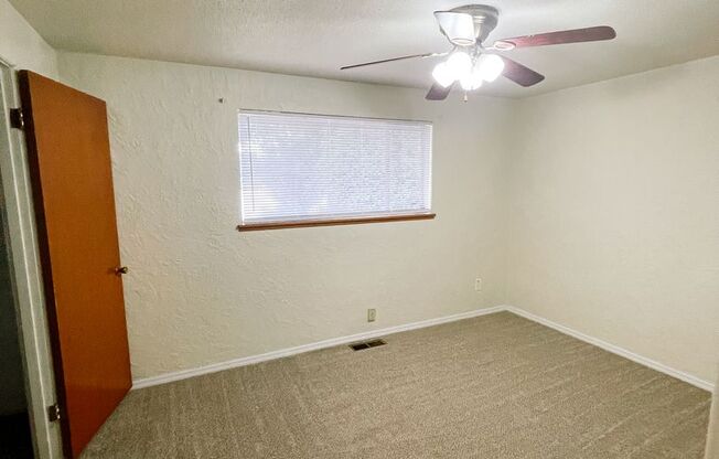 2 beds, 1 bath, $1,600