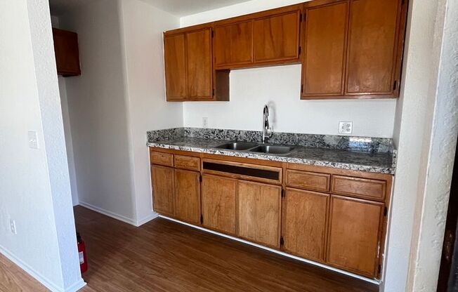 2 beds, 1 bath, 850 sqft, $2,500