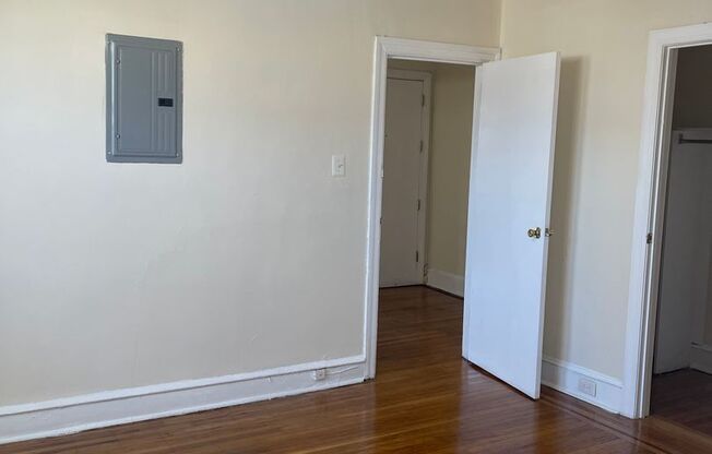 1 bed, 1 bath, 650 sqft, $1,250, Unit 4801-B2