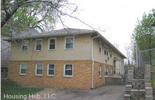 594 Lawson Ave West