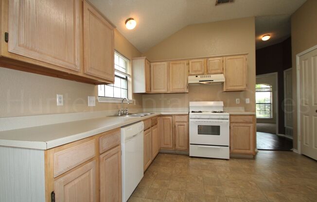 3 beds, 2 baths, $1,595