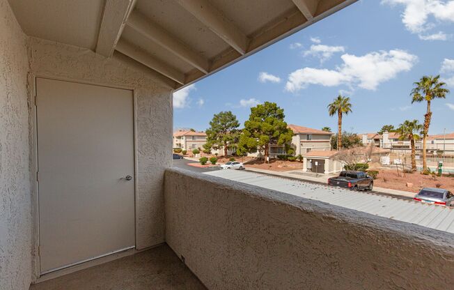 2 beds, 2 baths, $1,400, Unit Building 4