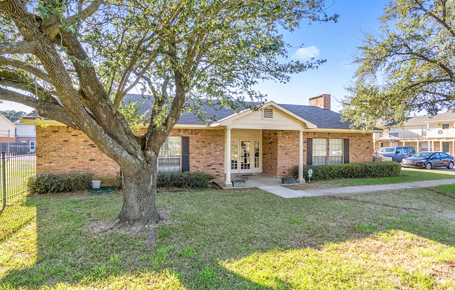 1 bed, 1 bath, 750 sqft, $595, Unit 612